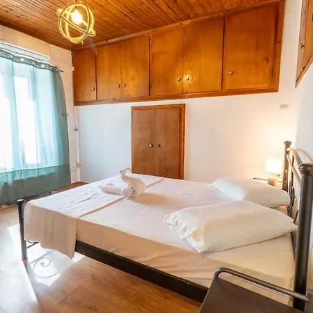 Nyaraló Antonis Traditional House Lixúri
