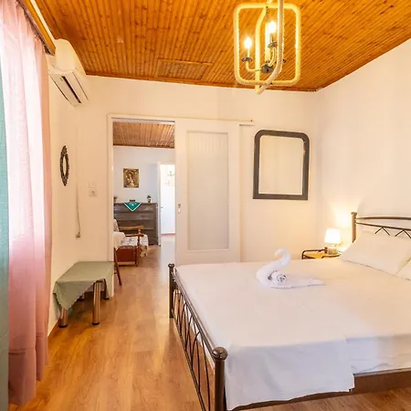 Antonis Traditional House Semesterbostad *